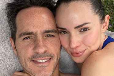 El actor subió unas fotografías a redes sociales en compañía de su nueva novia Paulina Burrola, con quien fue blanco de críticas por al diferencia de edad