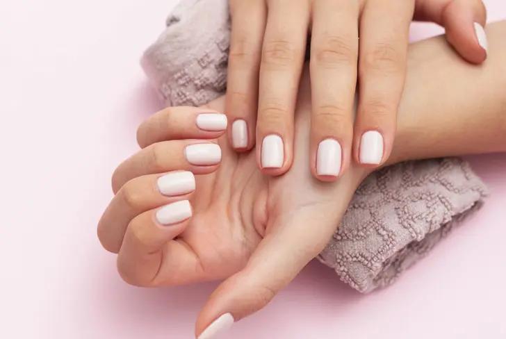 Uñas perfectas en casa (Foto: Vanidades)