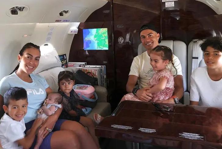 Familia de Cristiano Ronaldo y Georgina Rodríguez