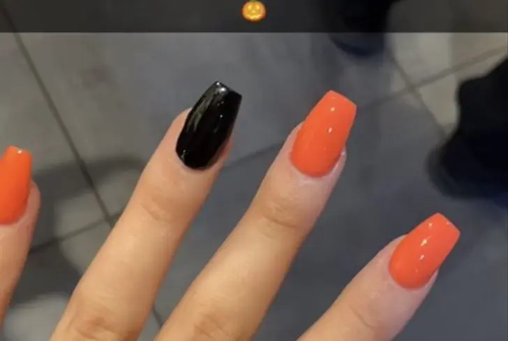 Uñas en colores lisos para Halloween