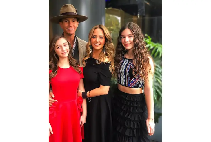 Andrea Legarreta, Erik Rubín y sus hijas / Foto: Quién