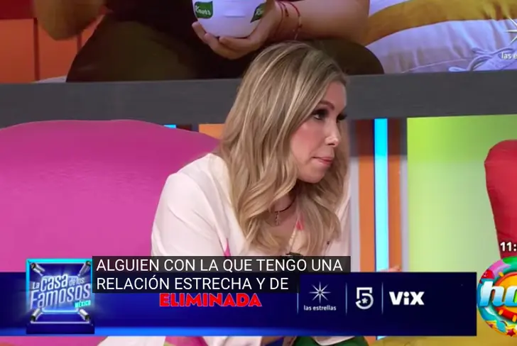 Andrea Escalona confrontando a Mariana Echeverría