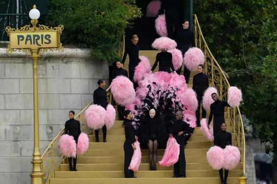 Presentación de Lady Gaga en la inauguración de los Juegos Olímpico de Paris 2024. (Foto: La Vanguardia)