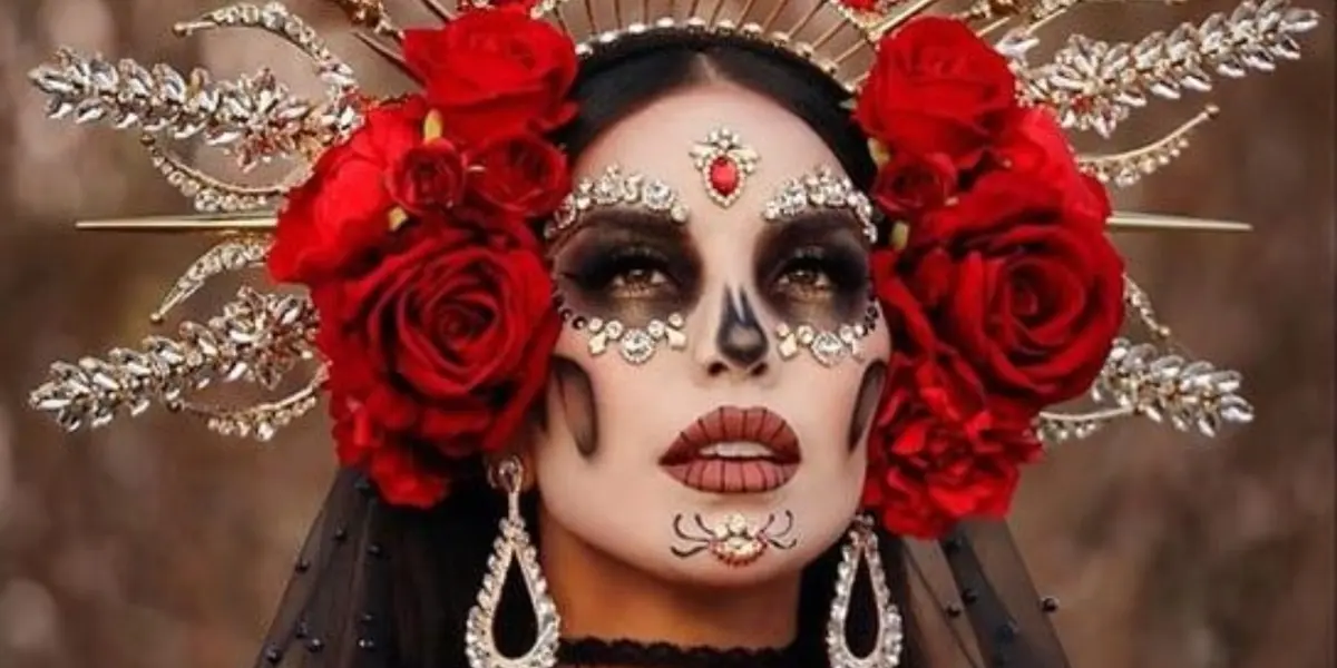 Aún te queda tiempo para reunir los mejroes elementos y lograr un maquillaje perfecto de catrina en este 'Día de muertos'