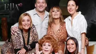 Silvia Pinal y sus hijos / Foto:  TV Azteca